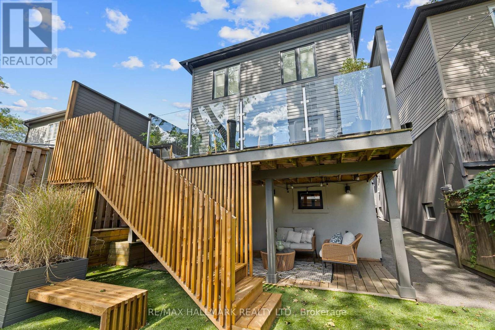 17 BEACHDALE AVENUE