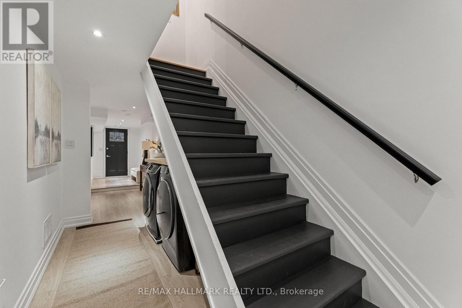 17 BEACHDALE AVENUE