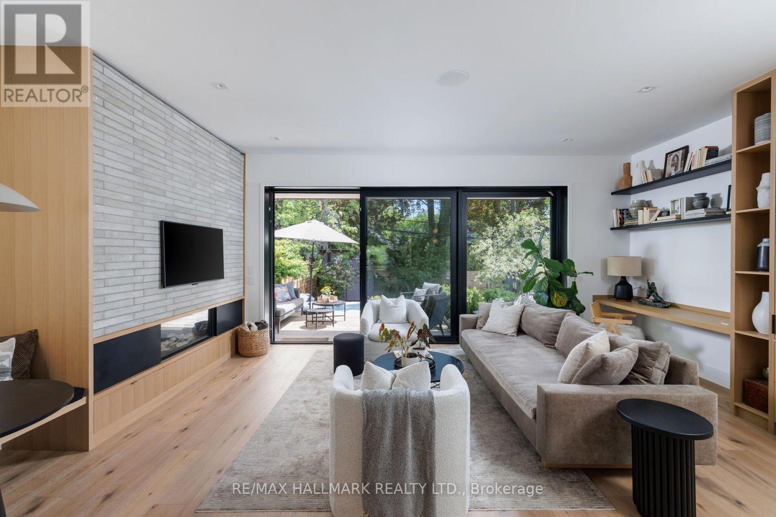 41 FALLINGBROOK ROAD