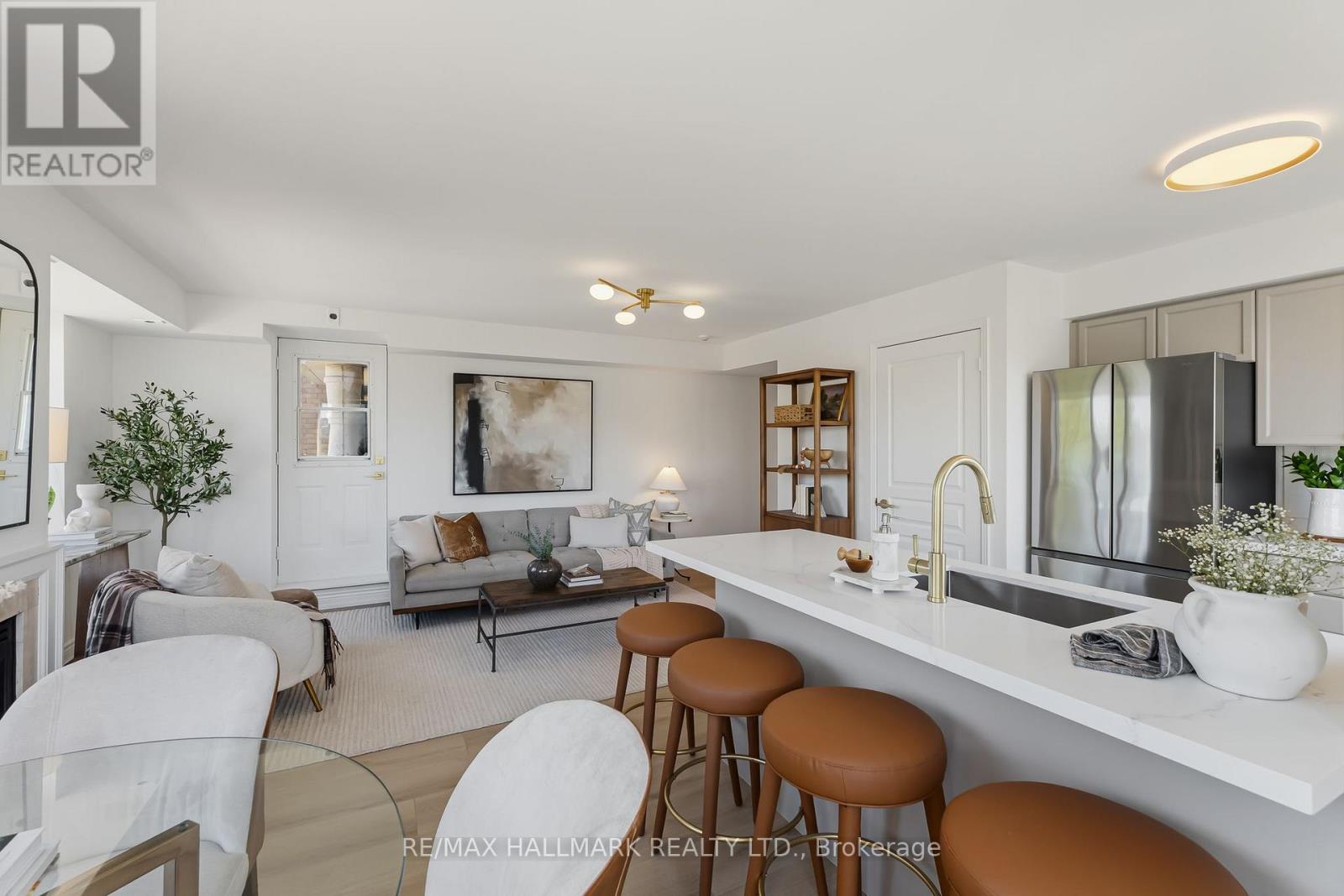 404 - 1797 QUEEN STREET E