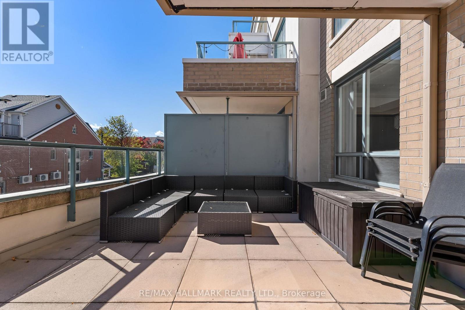 404 - 1797 QUEEN STREET E