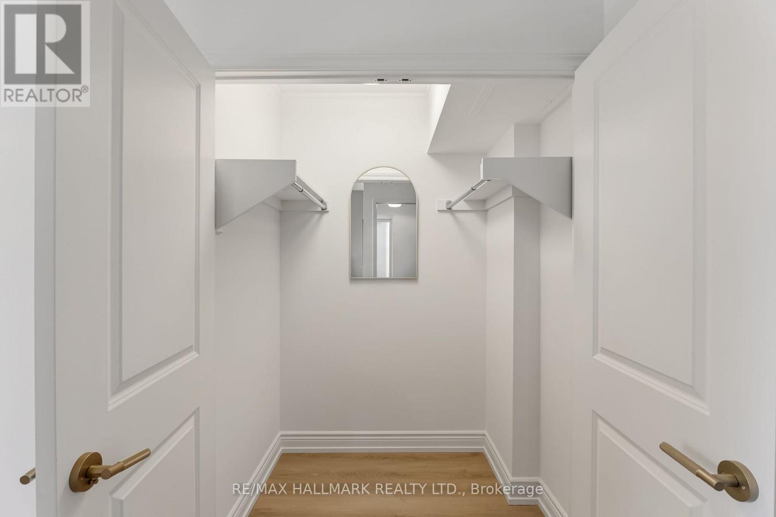 404 - 1797 QUEEN STREET E