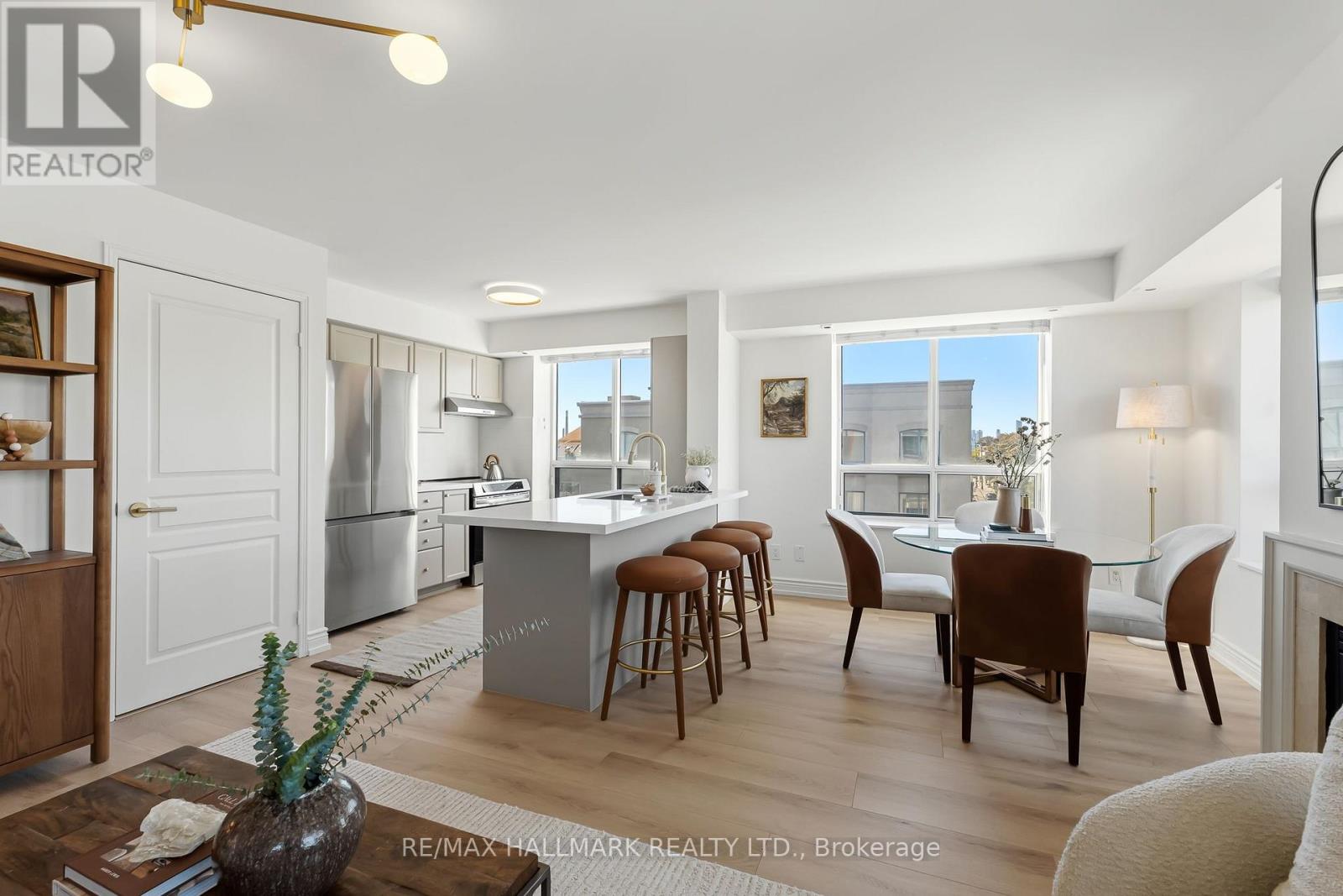 404 - 1797 QUEEN STREET E