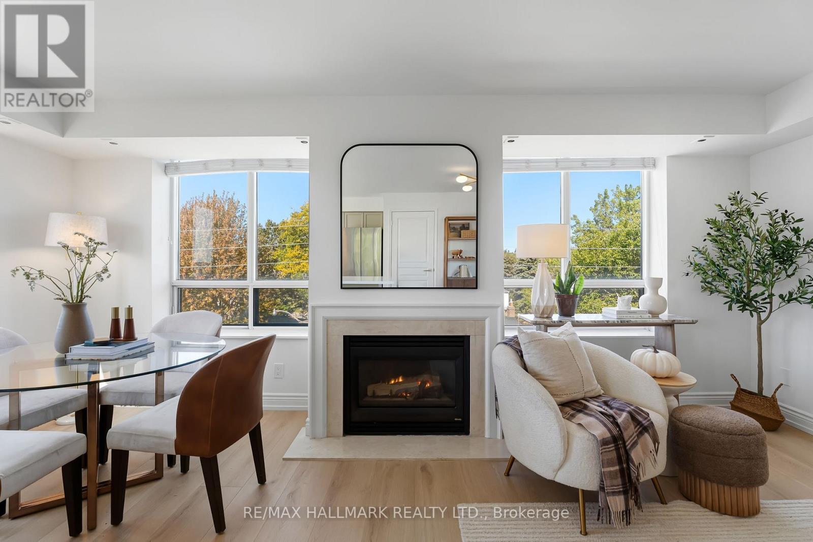 404 - 1797 QUEEN STREET E