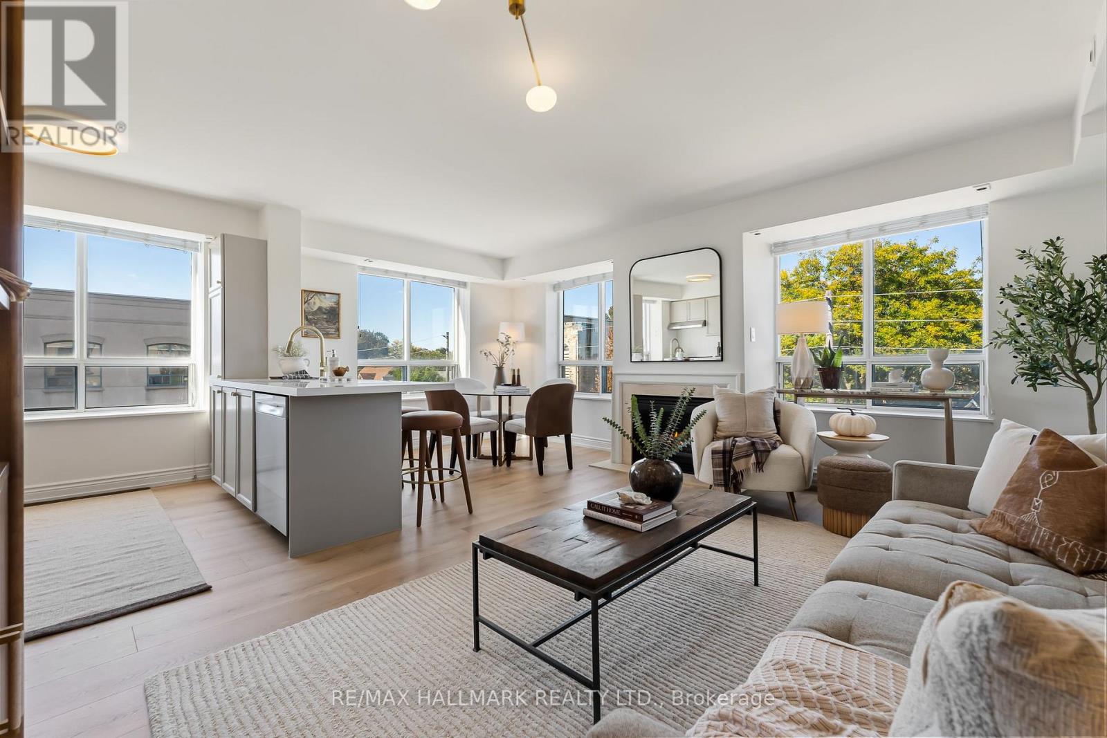 404 - 1797 QUEEN STREET E