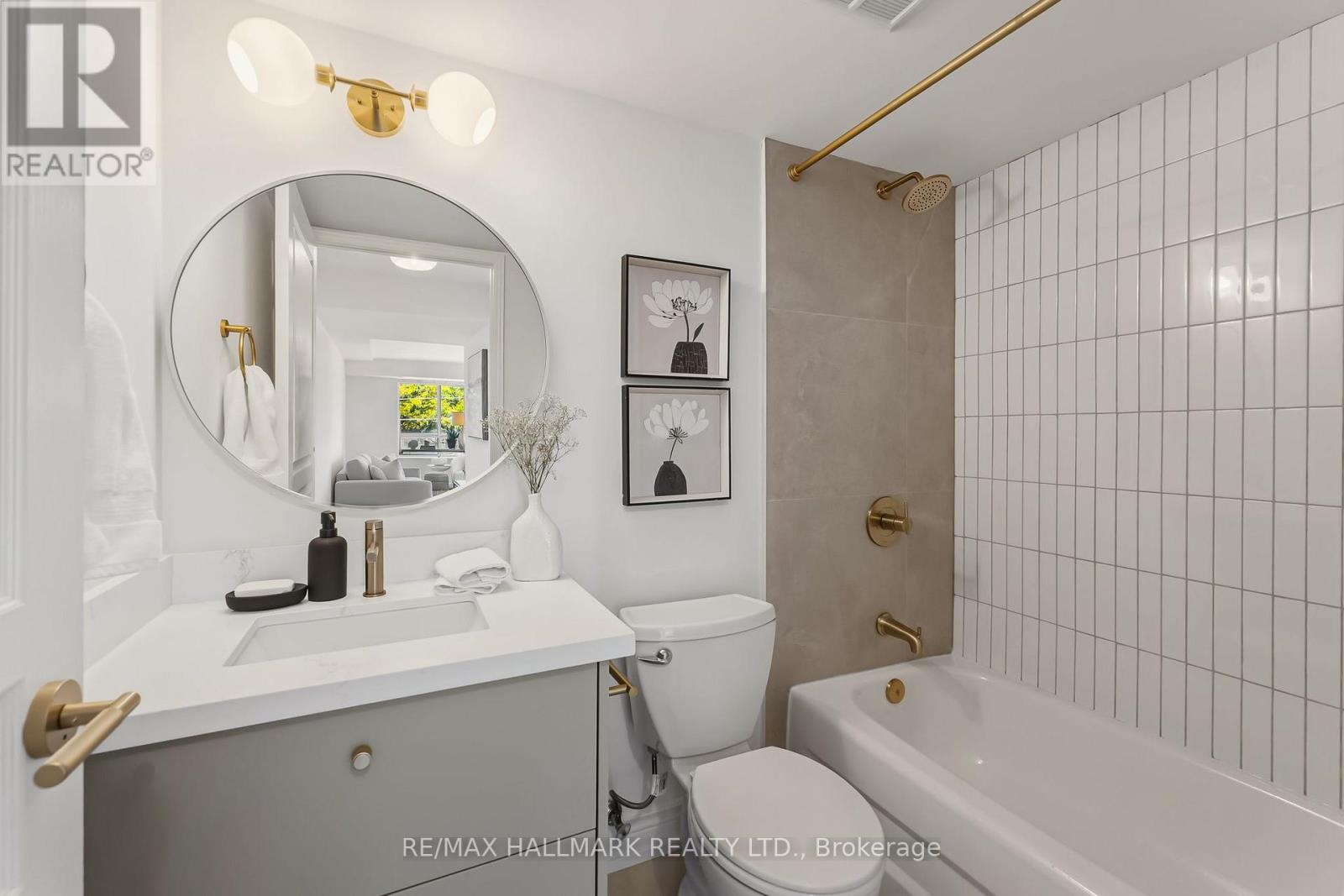 404 - 1797 QUEEN STREET E