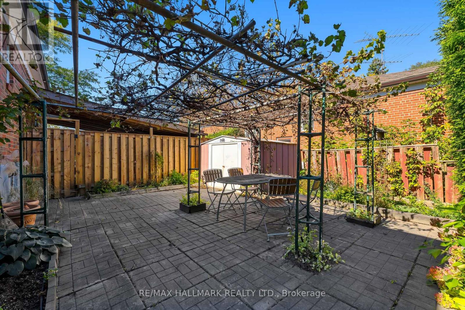 3 ARMADA COURT