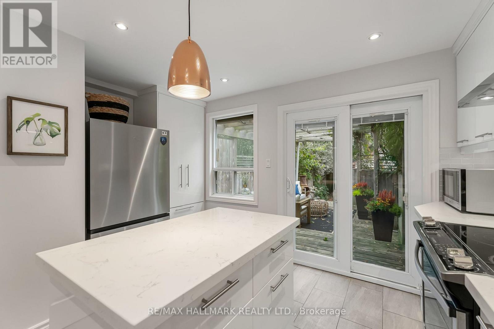 25 NORTHVIEW AVENUE