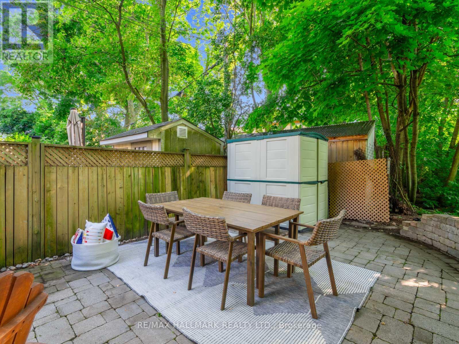 86 BEACHVIEW CRESCENT