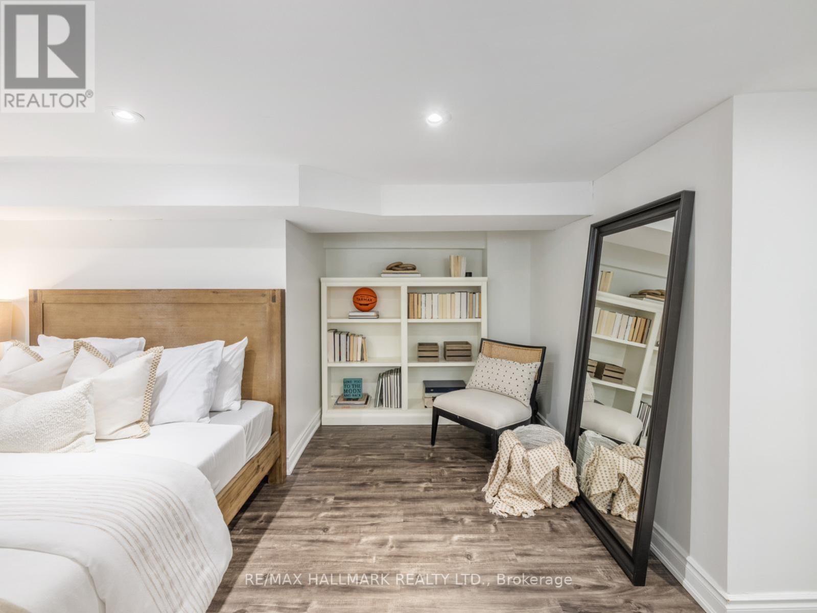 86 BEACHVIEW CRESCENT