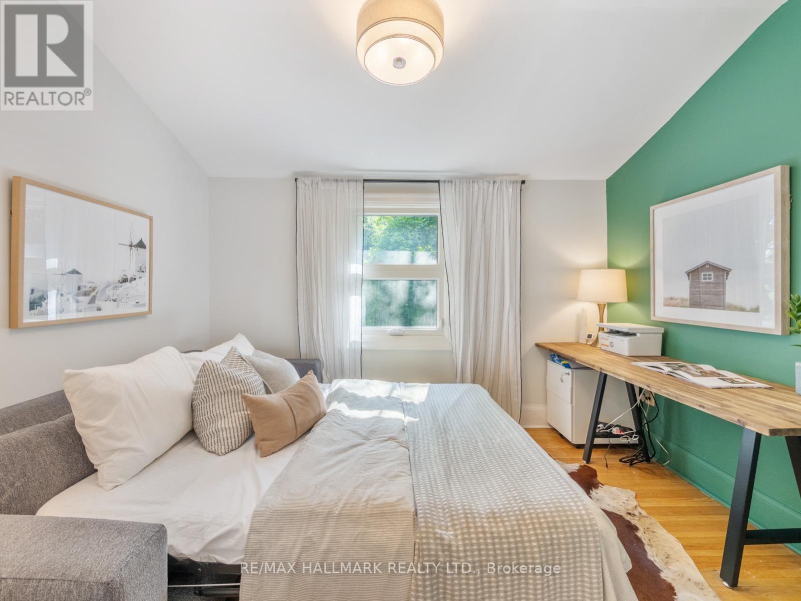 86 BEACHVIEW CRESCENT