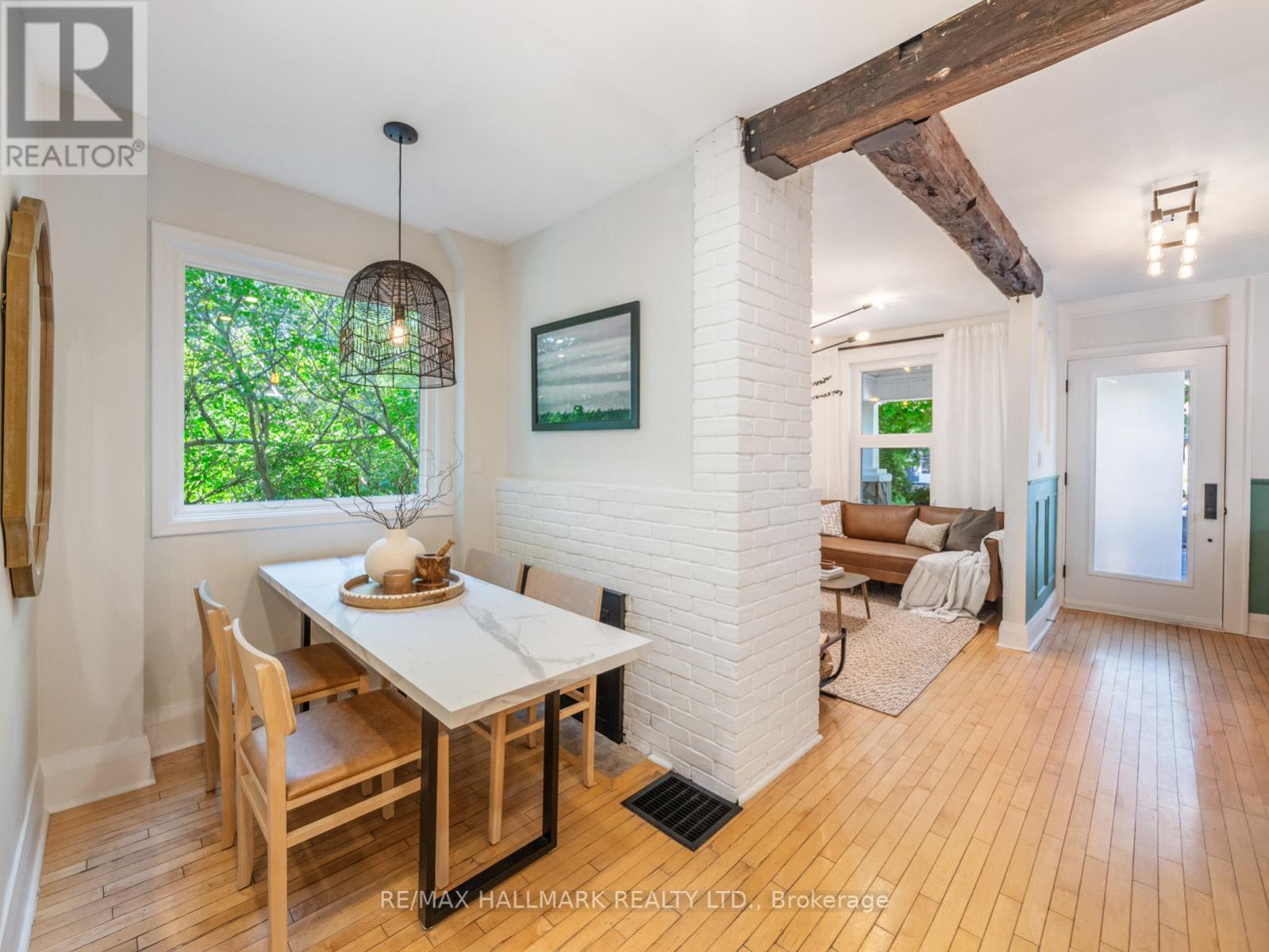 86 BEACHVIEW CRESCENT