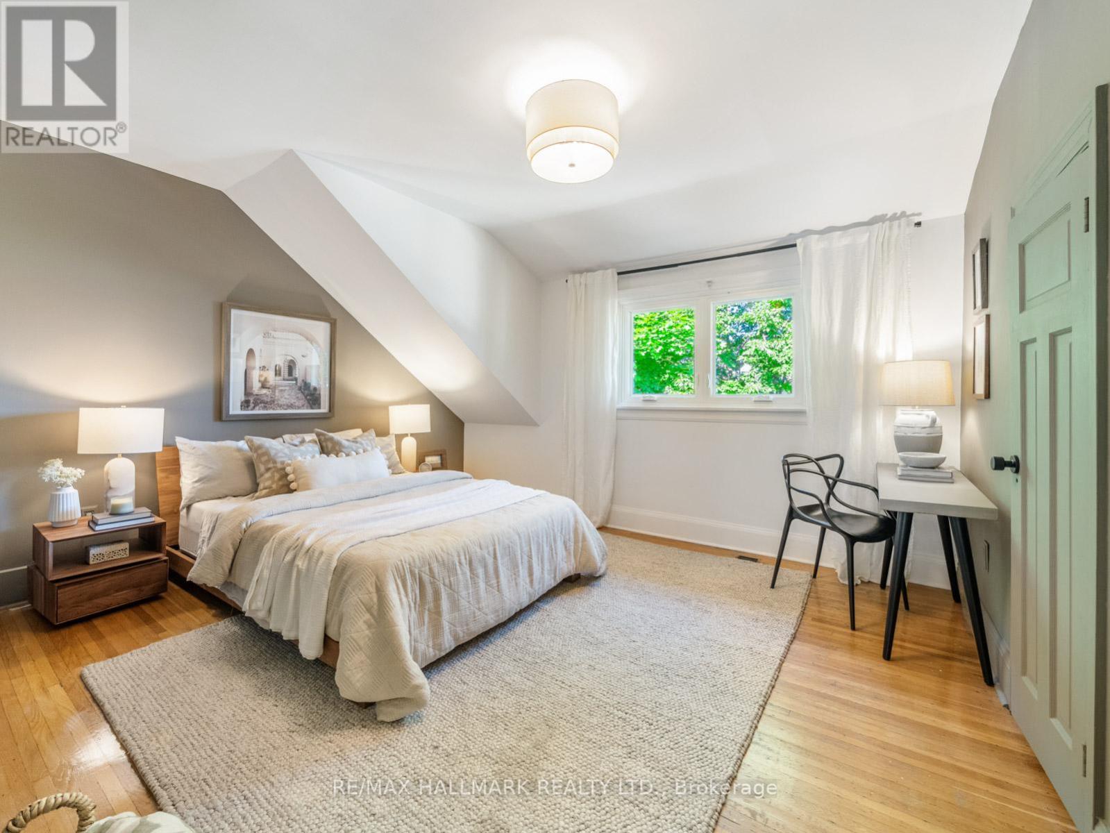 86 BEACHVIEW CRESCENT