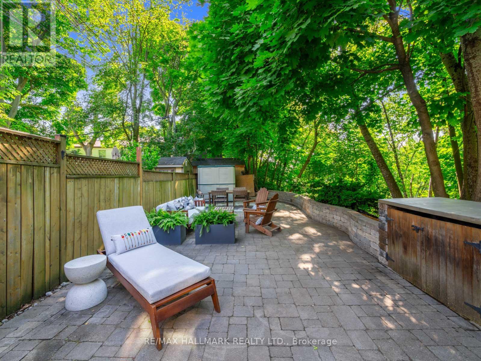 86 BEACHVIEW CRESCENT