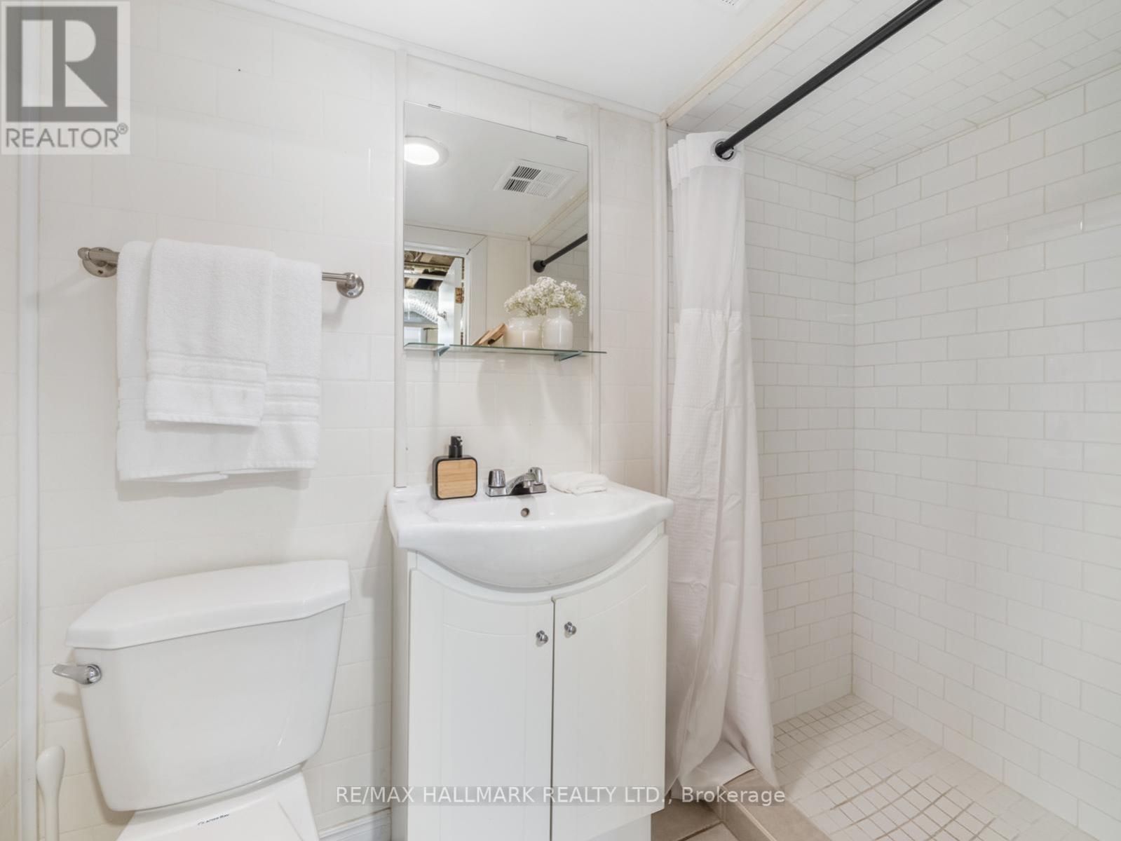 86 BEACHVIEW CRESCENT