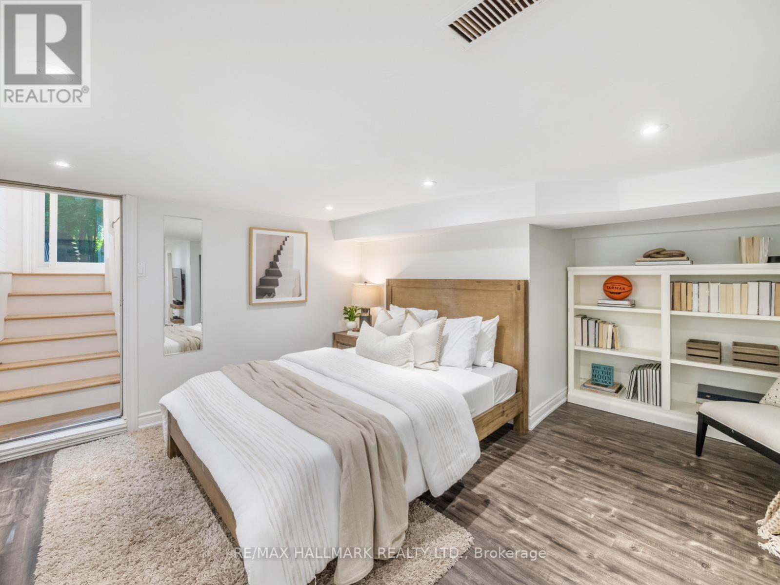 86 BEACHVIEW CRESCENT