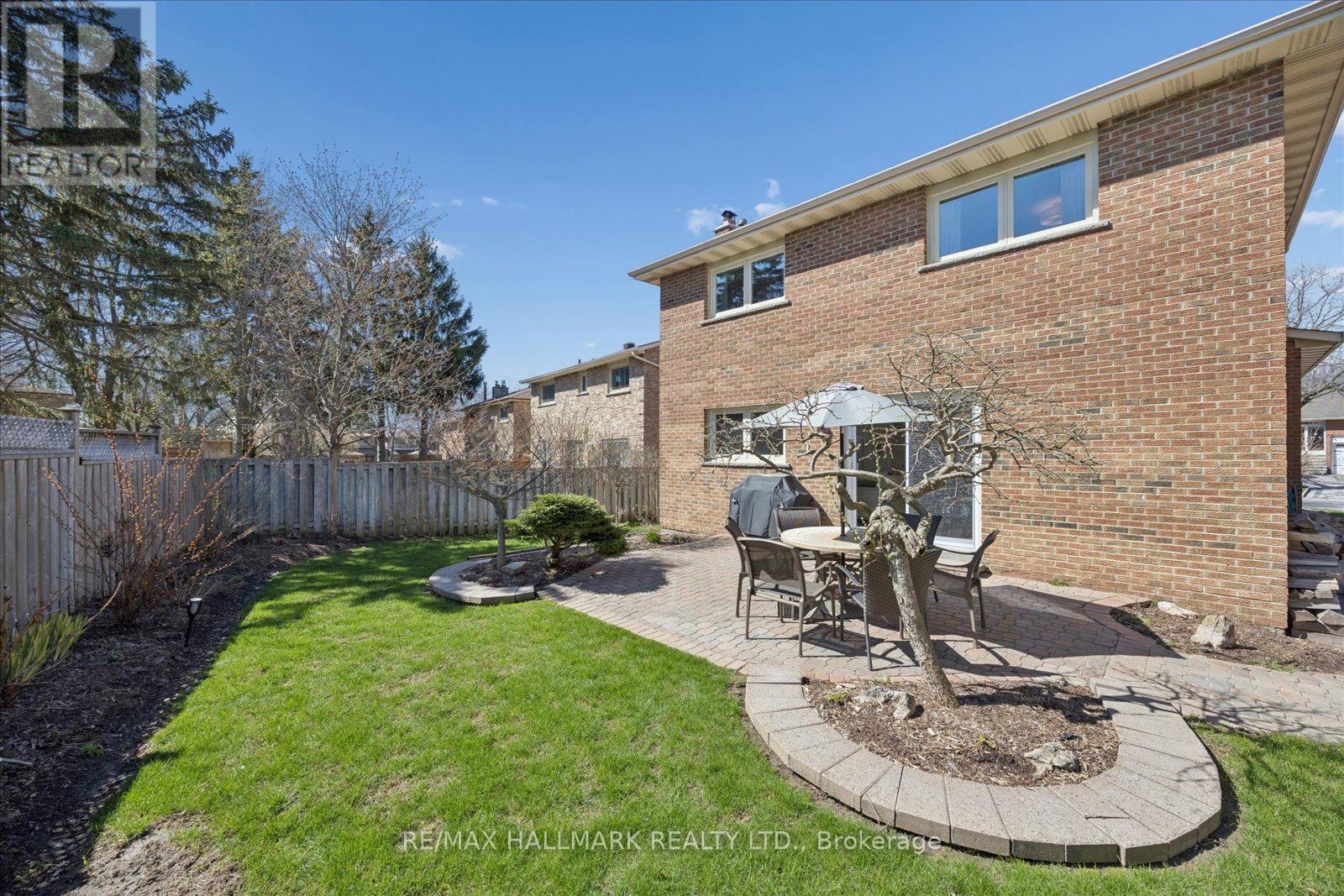 40 ASHLAND CRESCENT