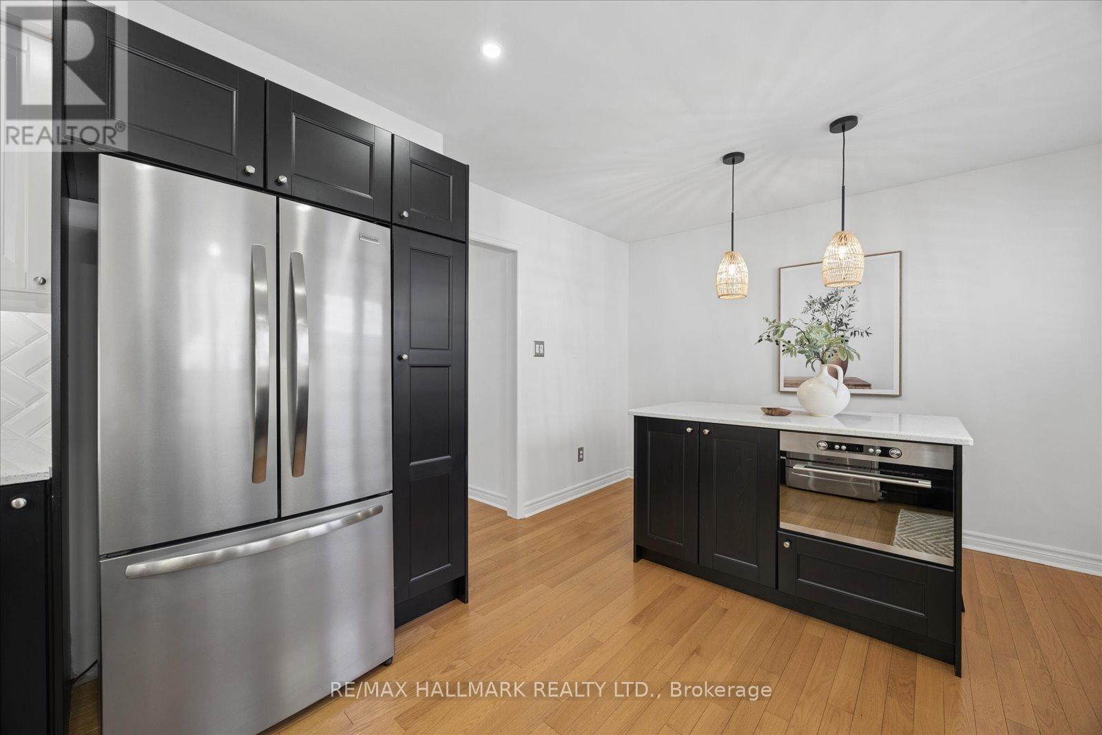 40 ASHLAND CRESCENT