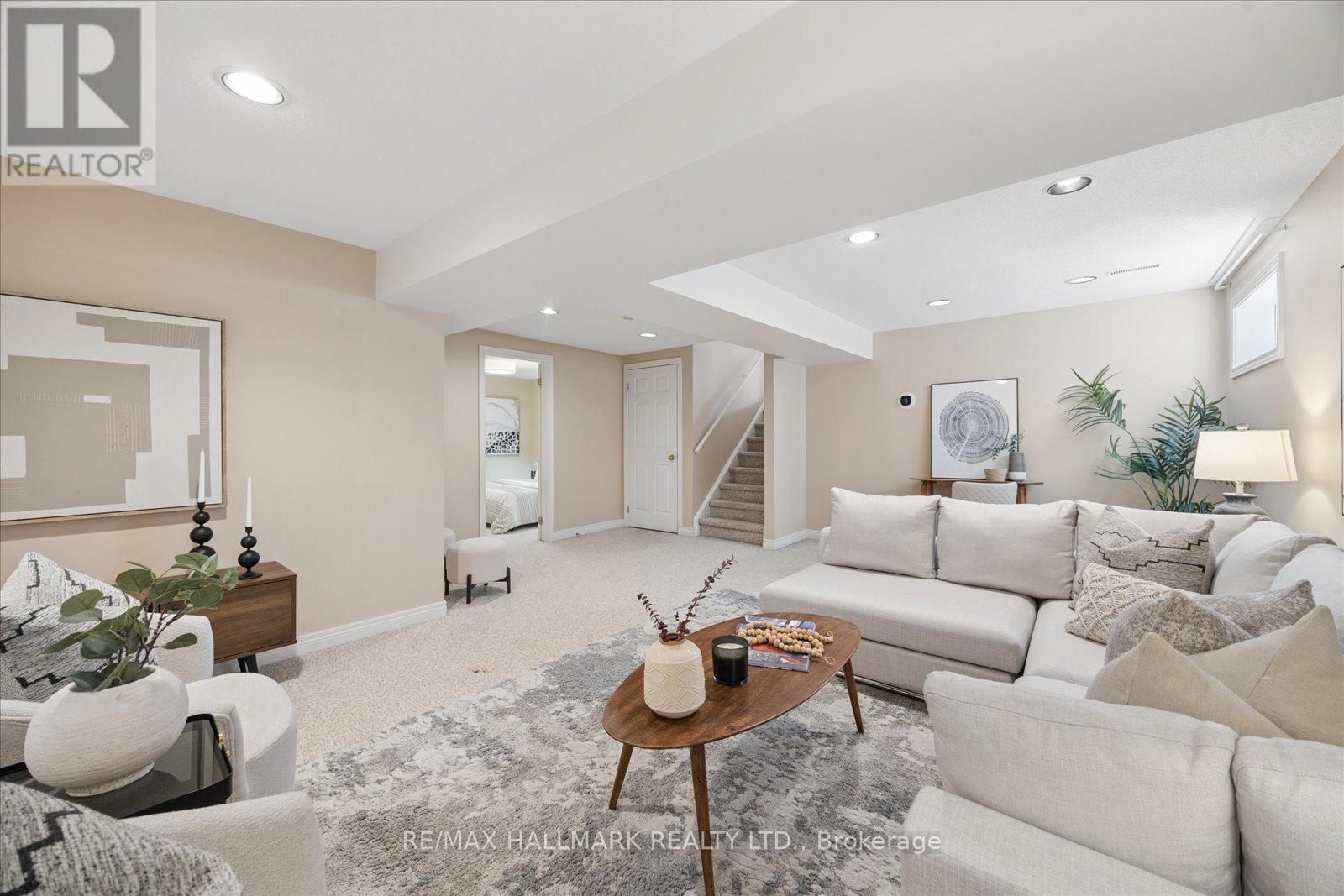 40 ASHLAND CRESCENT