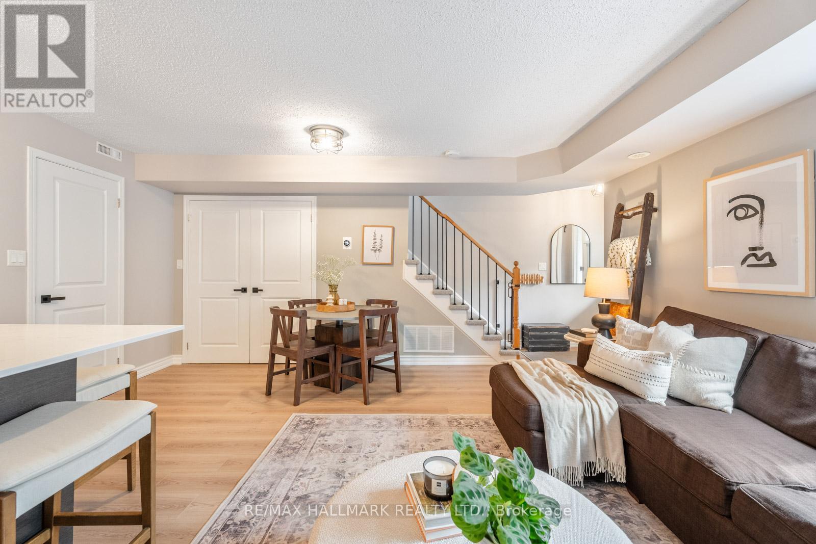 111 - 9 FOUNDRY AVENUE