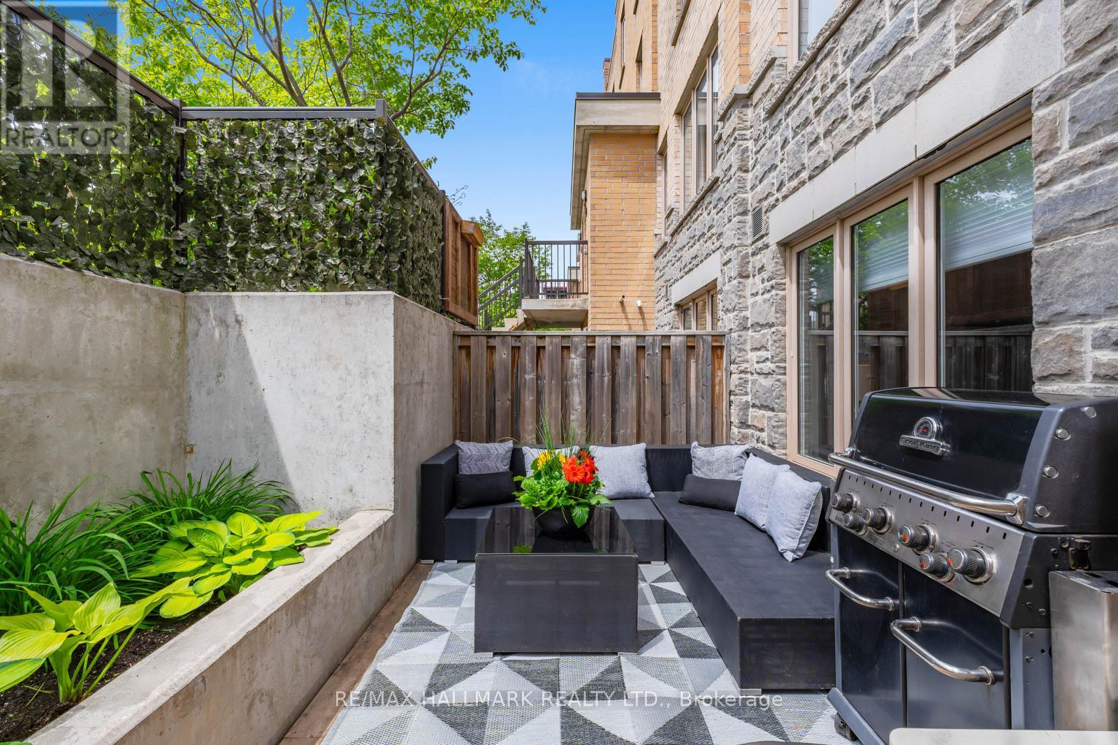 111 - 9 FOUNDRY AVENUE