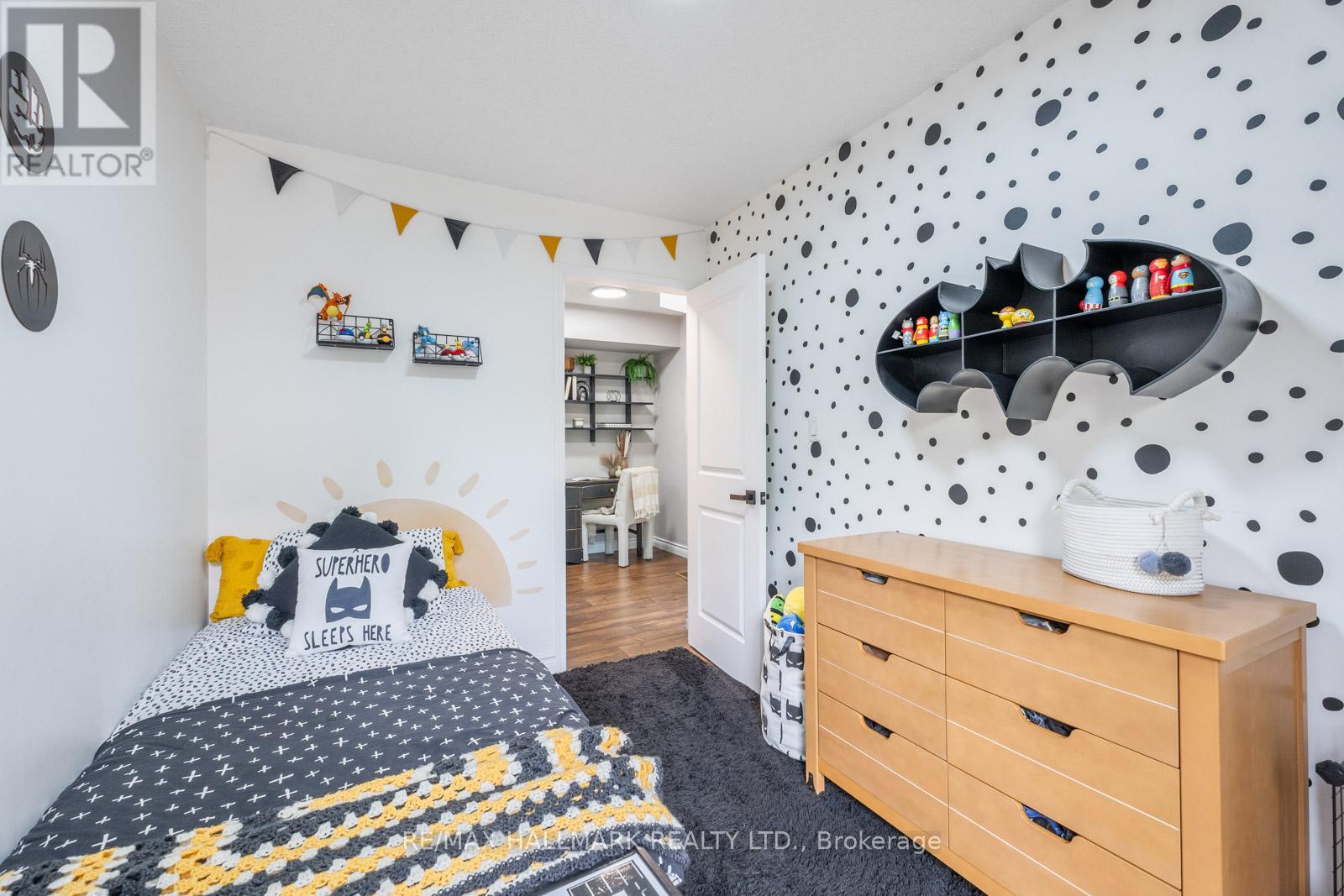 111 - 9 FOUNDRY AVENUE