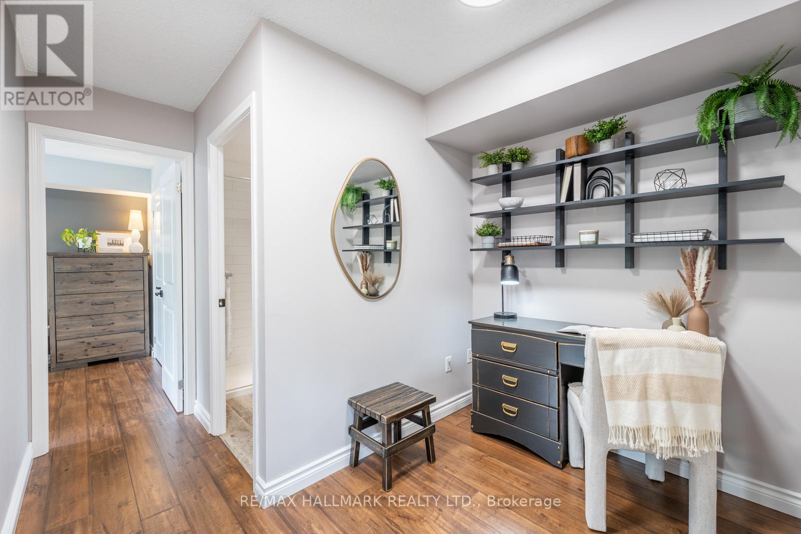 111 - 9 FOUNDRY AVENUE