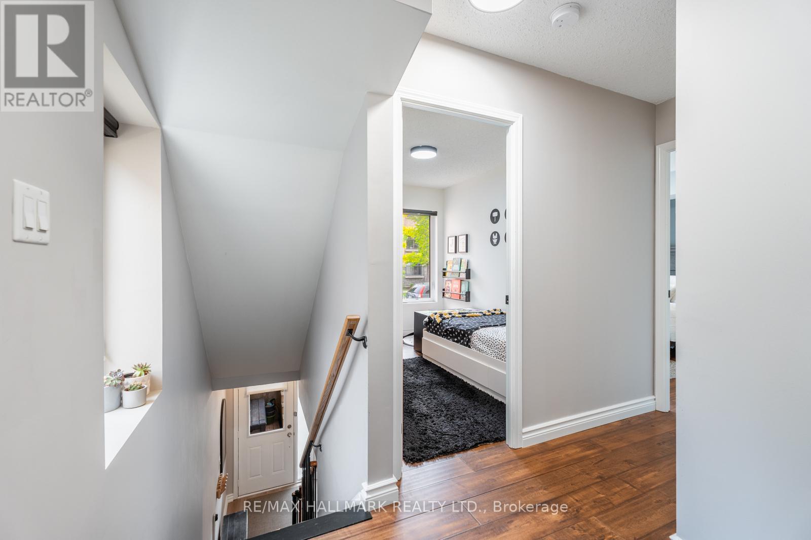 111 - 9 FOUNDRY AVENUE