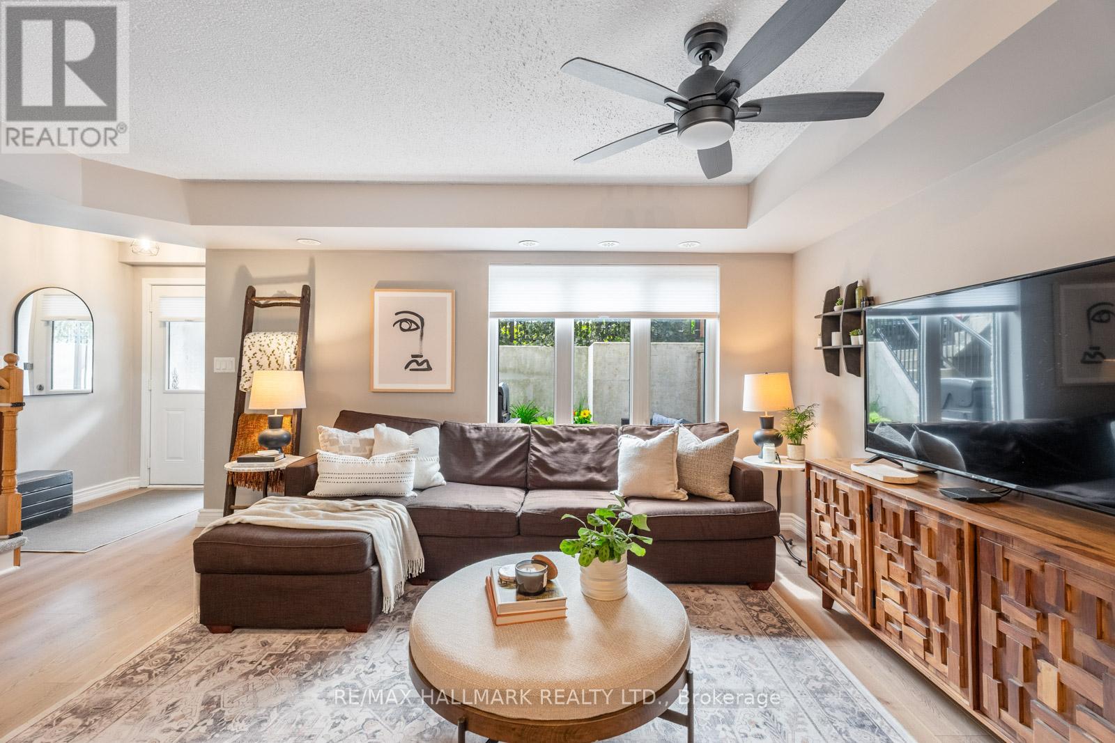 111 - 9 FOUNDRY AVENUE