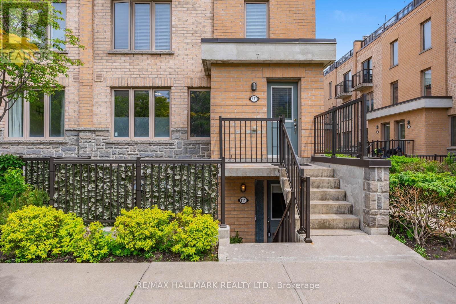111 - 9 FOUNDRY AVENUE