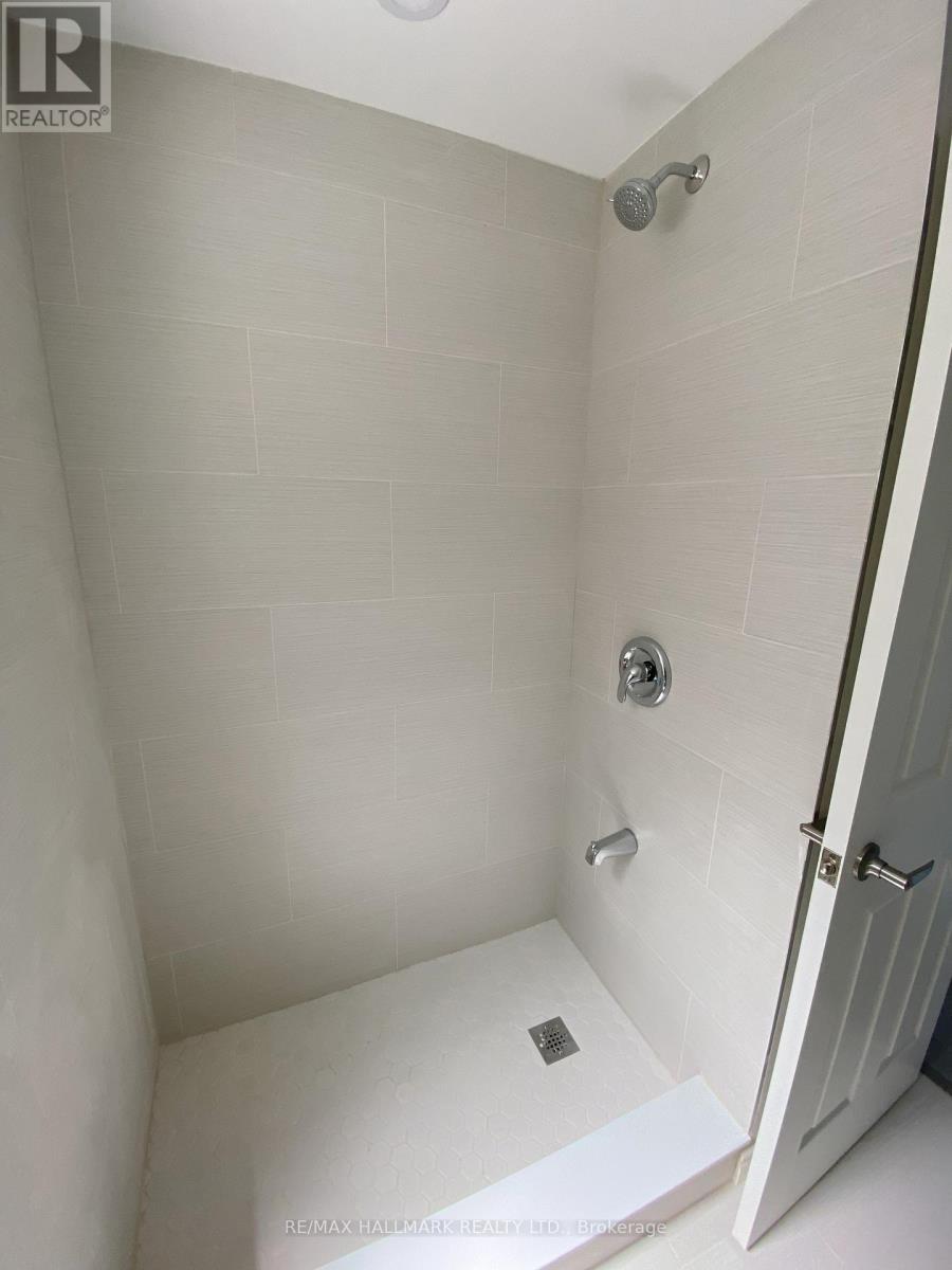 UPPER - 479 MARGUERETTA STREET