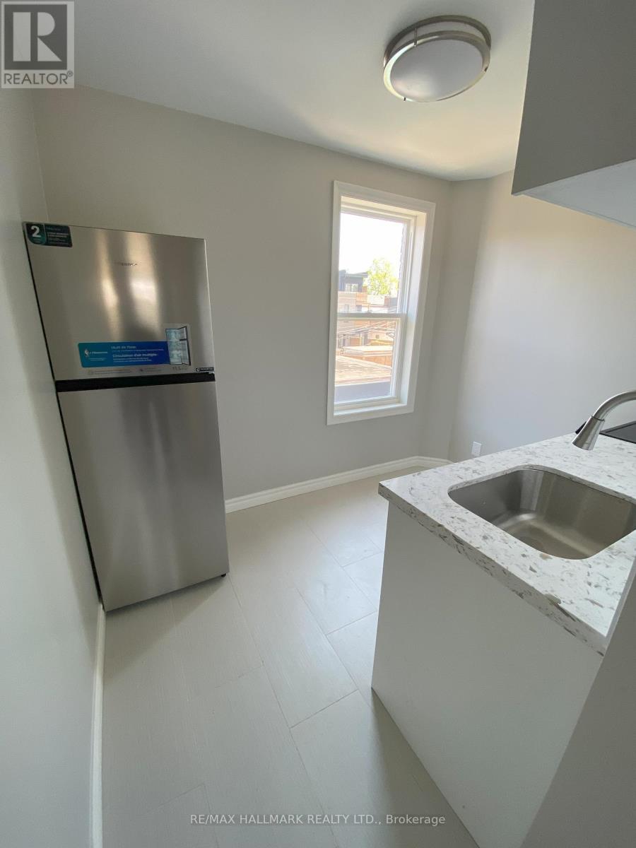 UPPER - 479 MARGUERETTA STREET