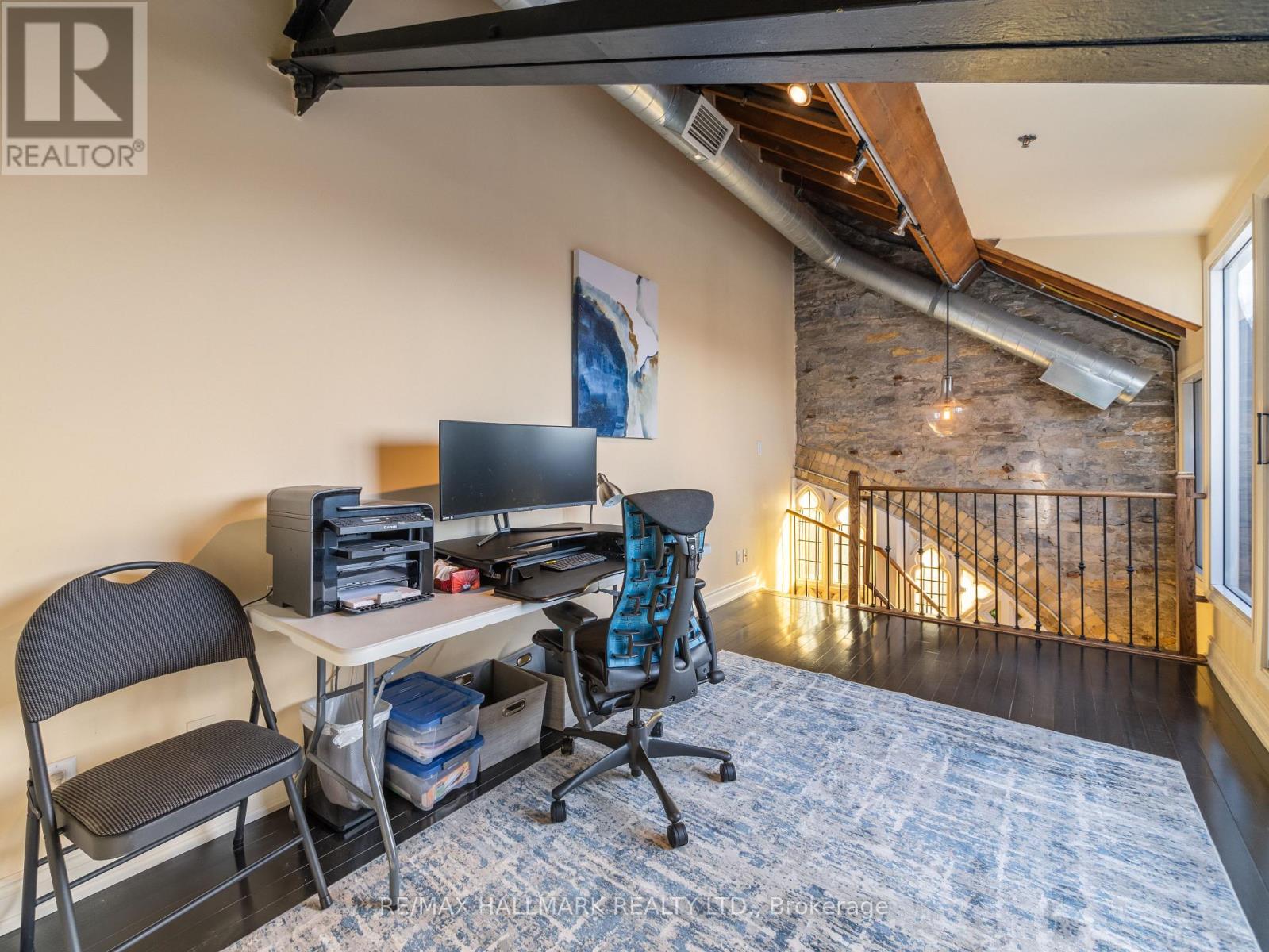 301 - 384 SUNNYSIDE AVENUE