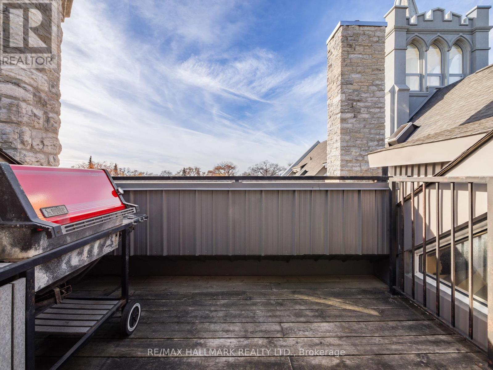 301 - 384 SUNNYSIDE AVENUE