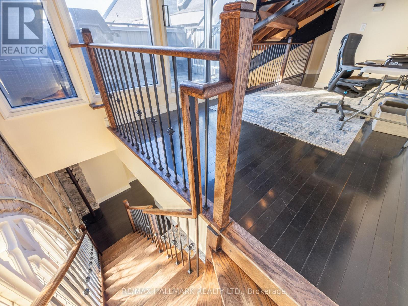 301 - 384 SUNNYSIDE AVENUE