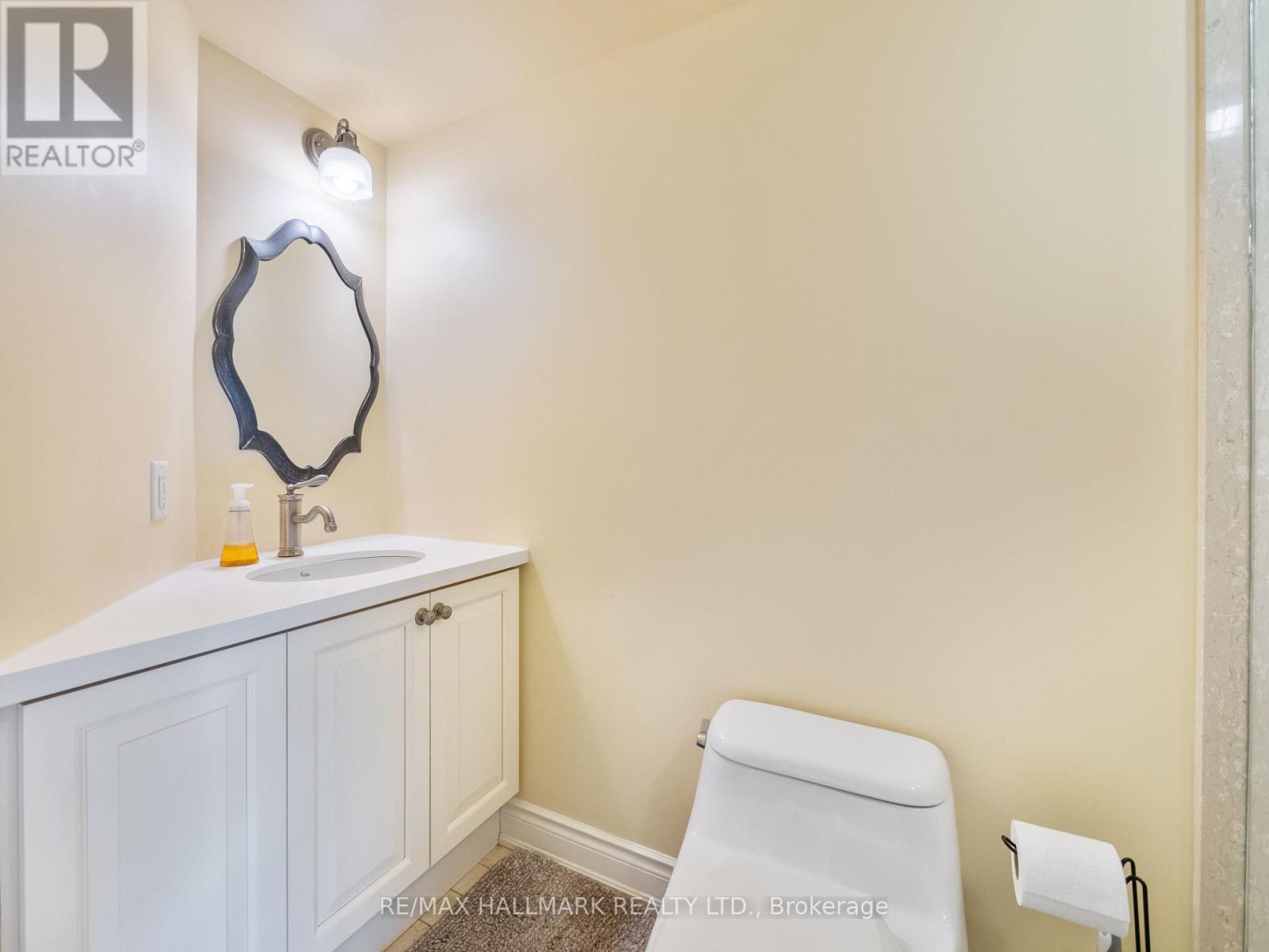 301 - 384 SUNNYSIDE AVENUE