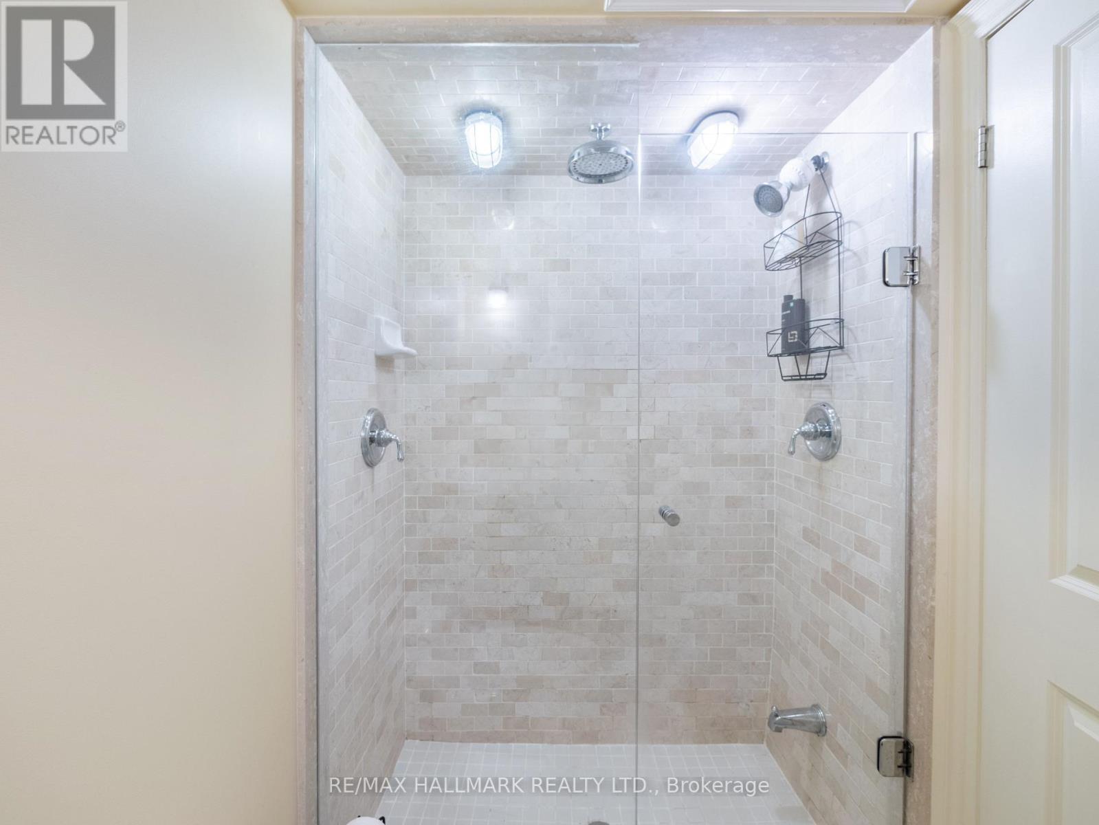 301 - 384 SUNNYSIDE AVENUE