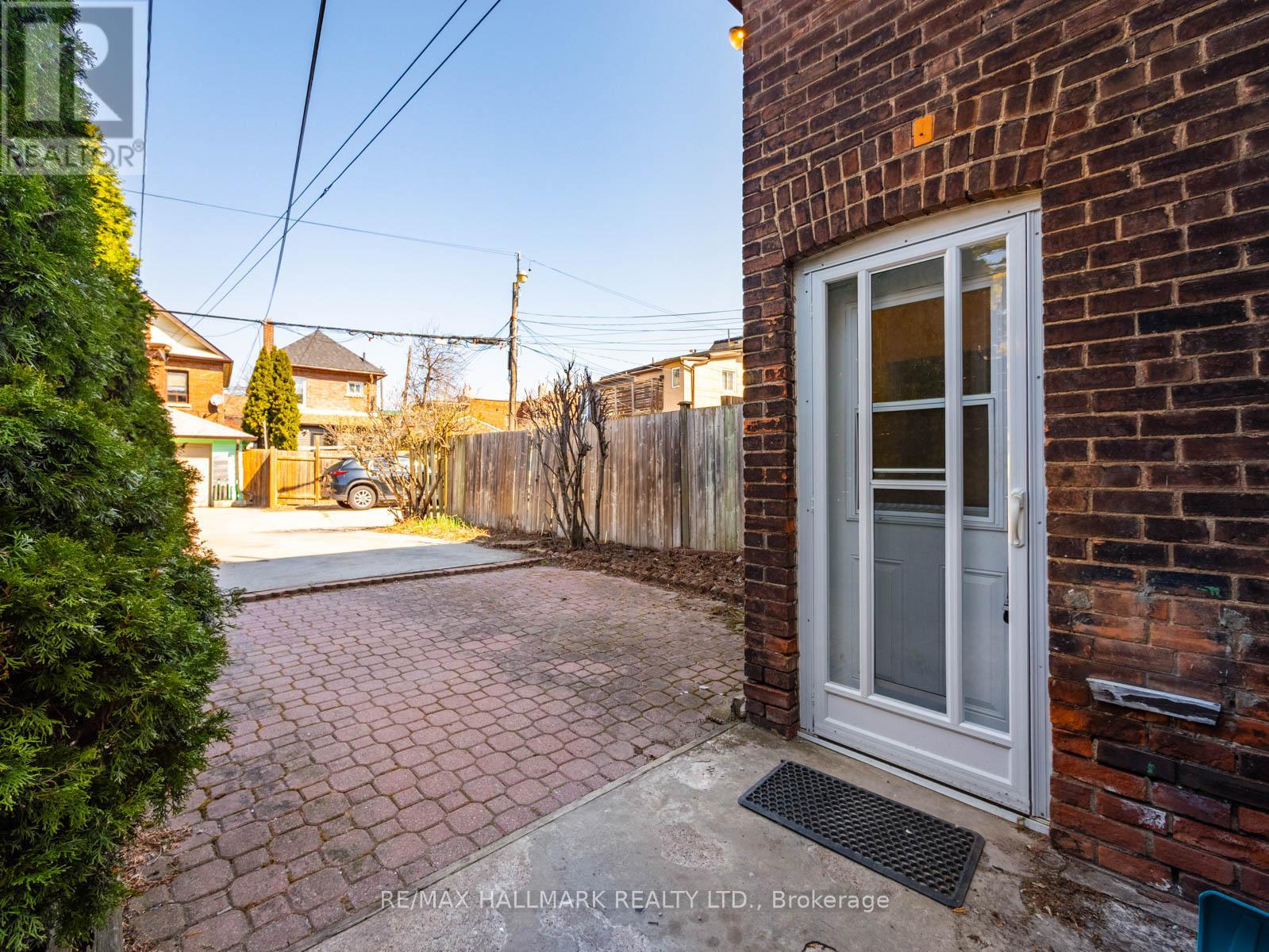 22 KENNETH AVENUE
