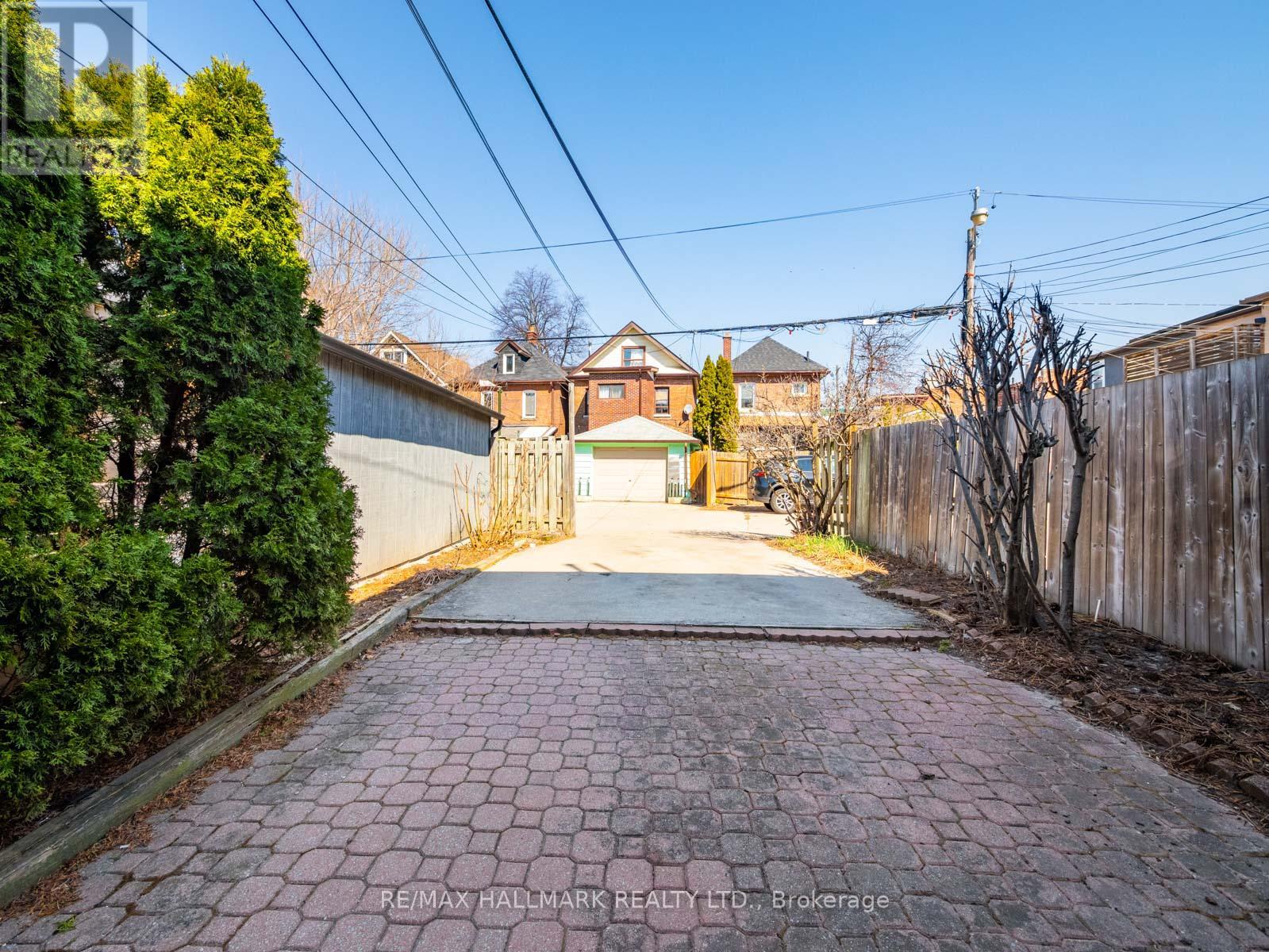 22 KENNETH AVENUE
