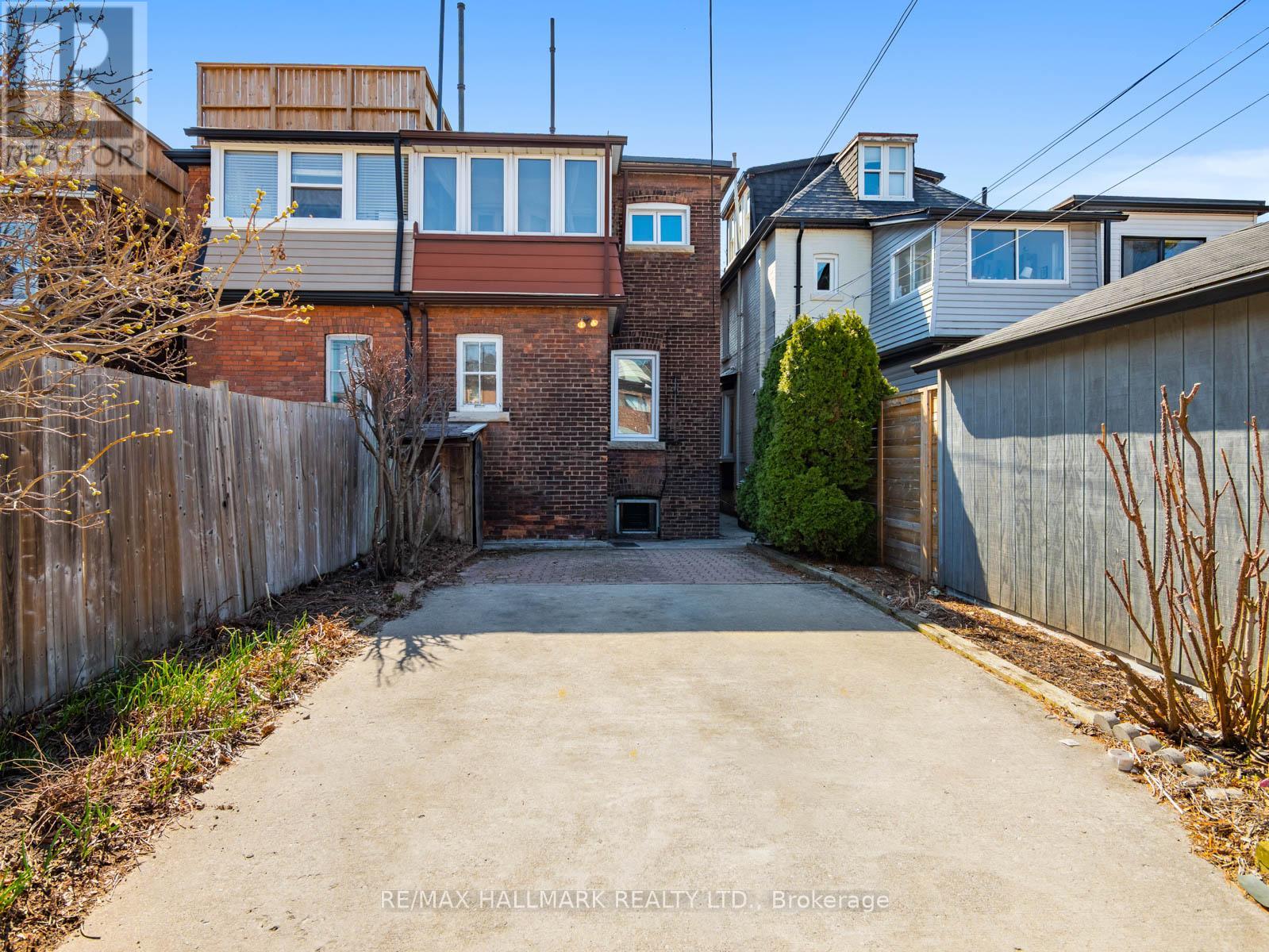 22 KENNETH AVENUE