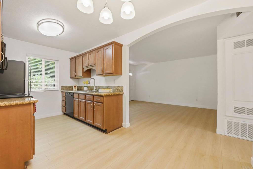 4465 Home Ave 1