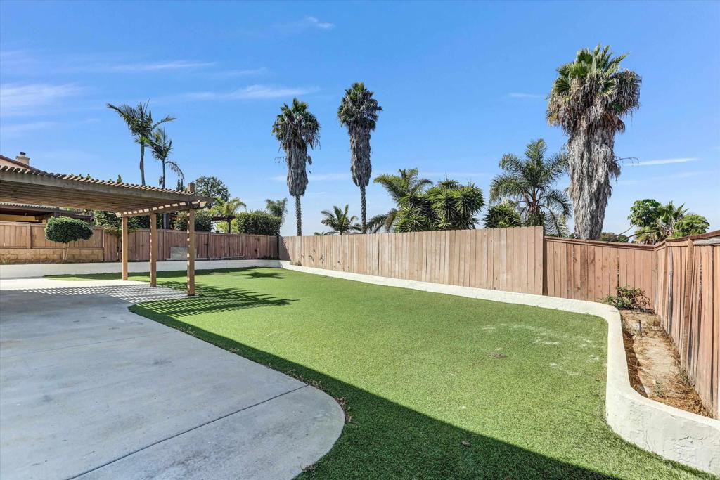 2128 Chateau Ct