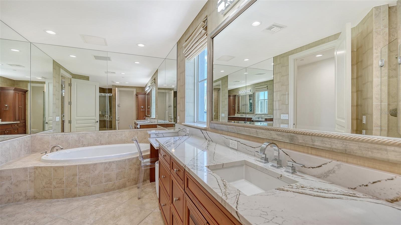 464 GOLDEN GATE PT #504