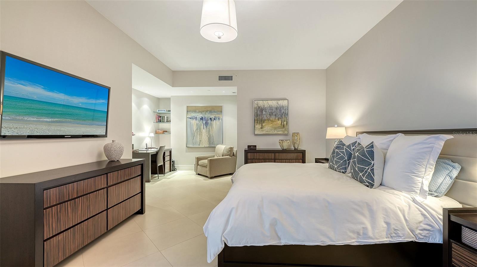 1241 GULF OF MEXICO DR #1005