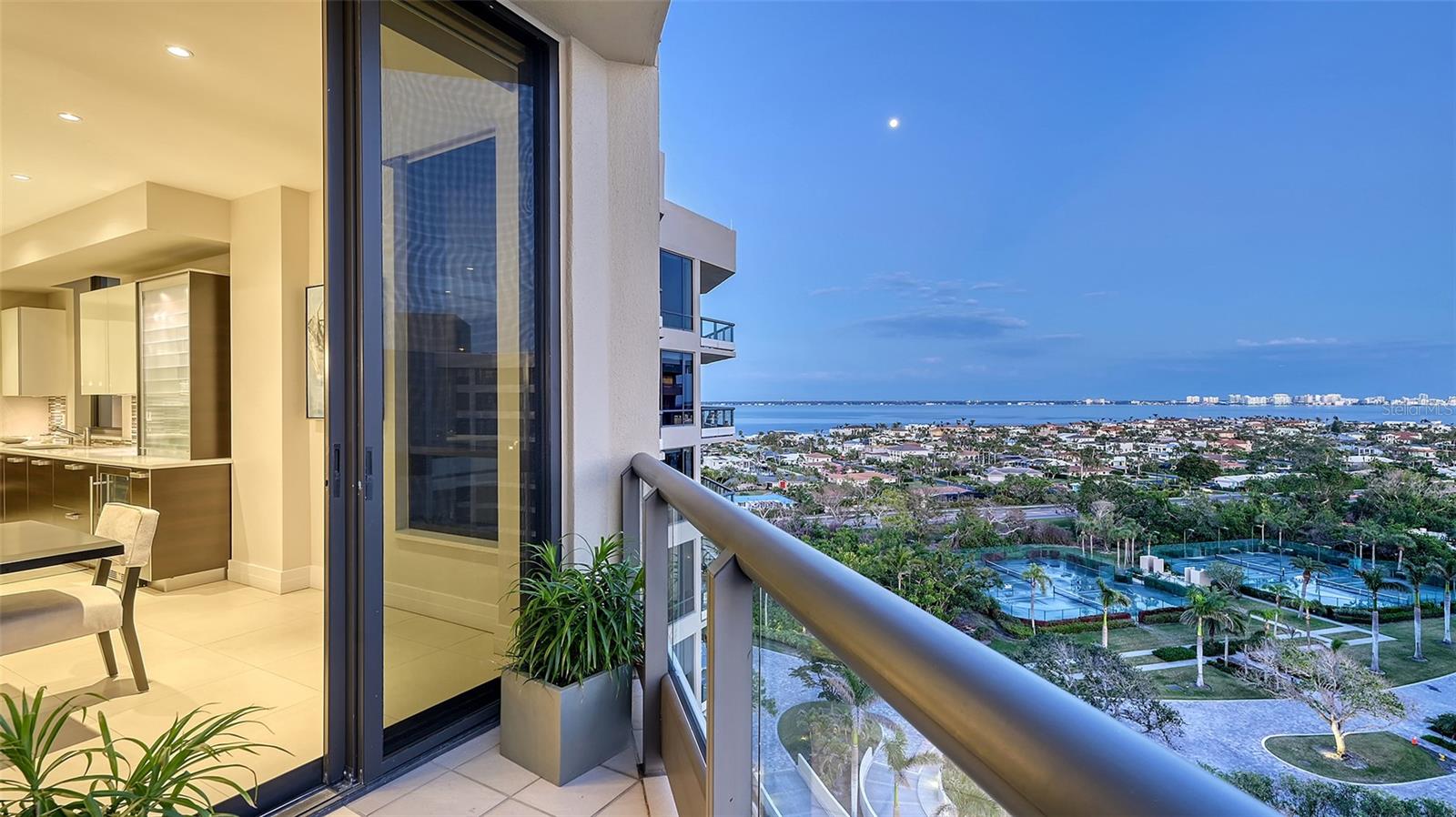 1241 GULF OF MEXICO DR #1005