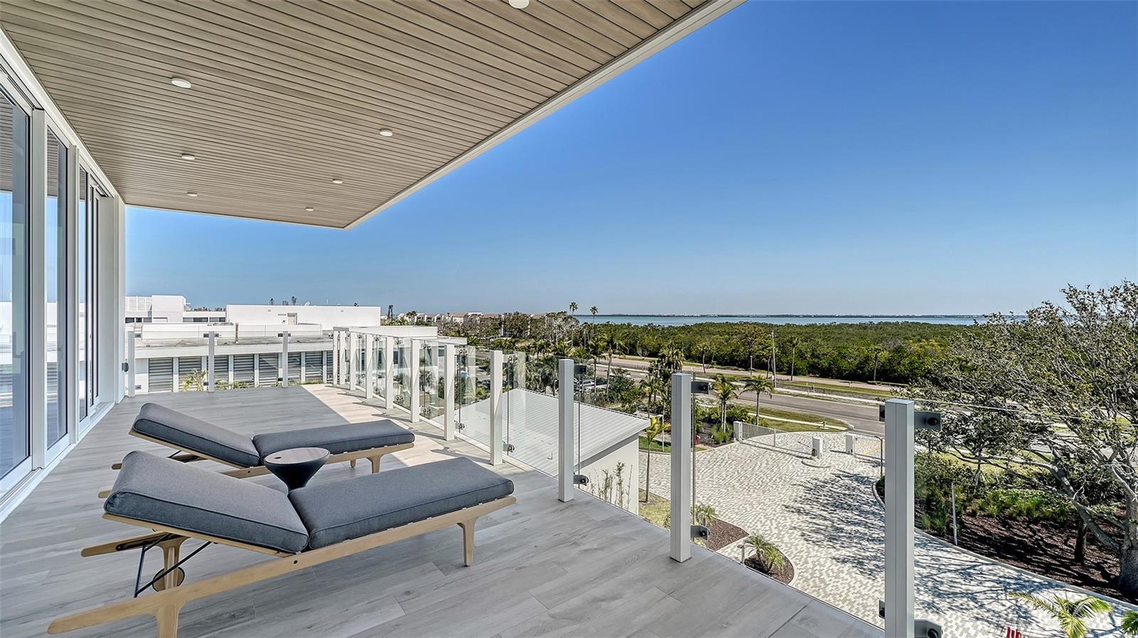 4651 GULF OF MEXICO DR #304