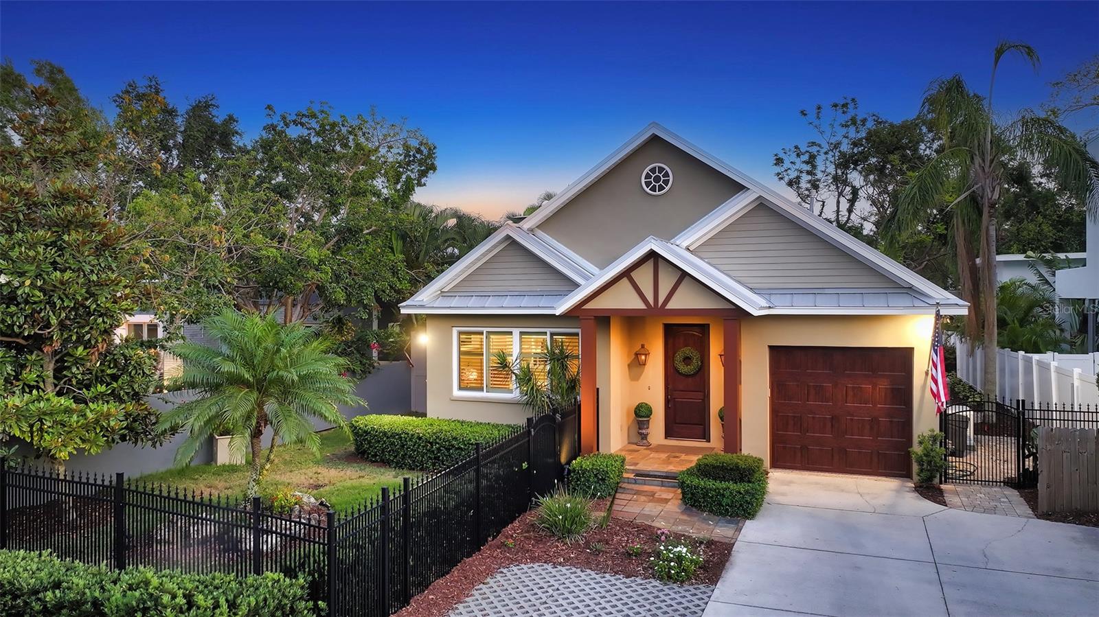 1934 BOUGAINVILLEA ST