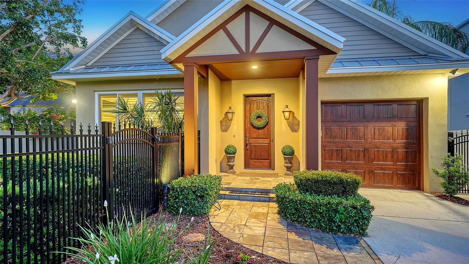 1934 BOUGAINVILLEA ST