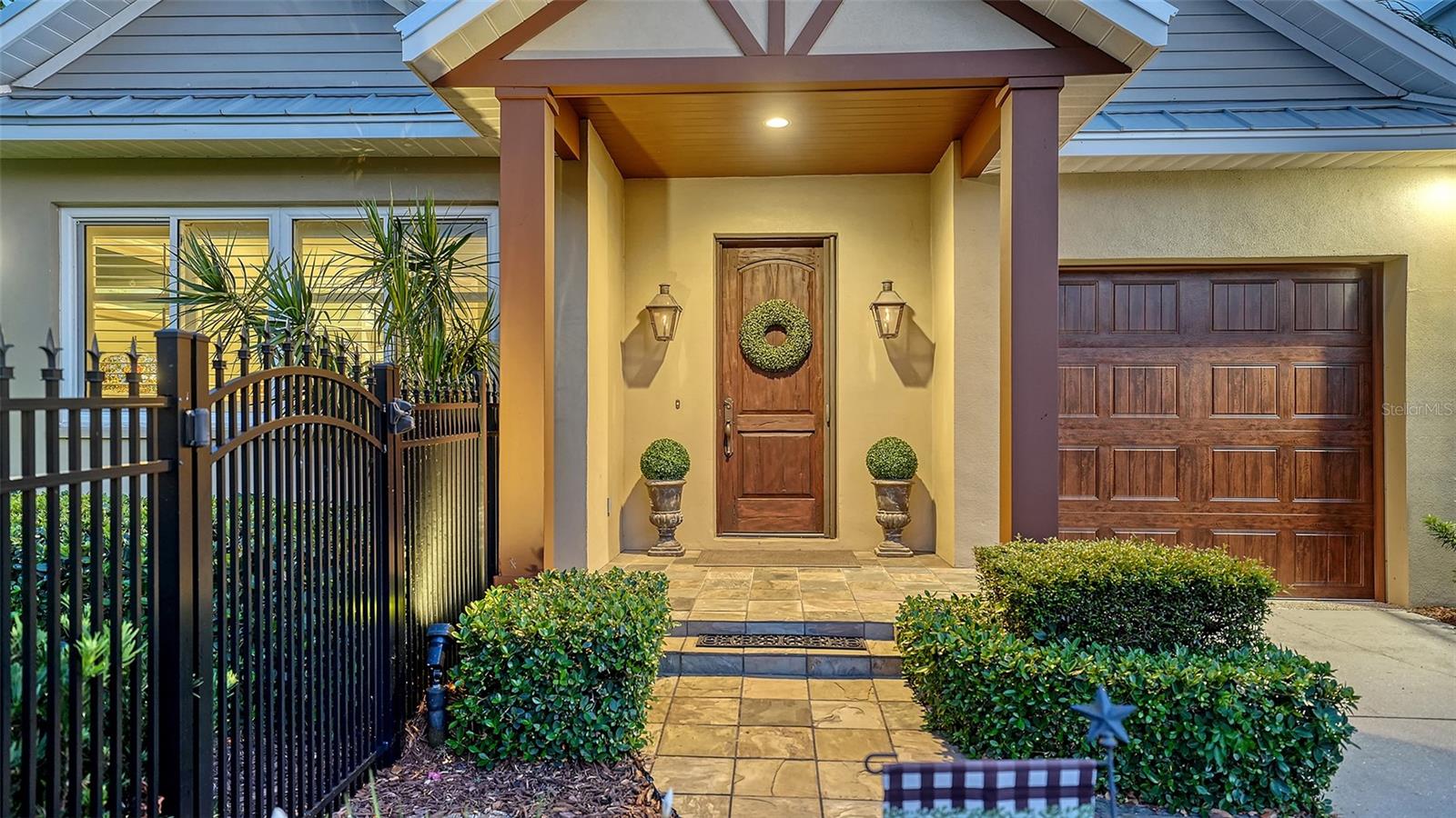 1934 BOUGAINVILLEA ST