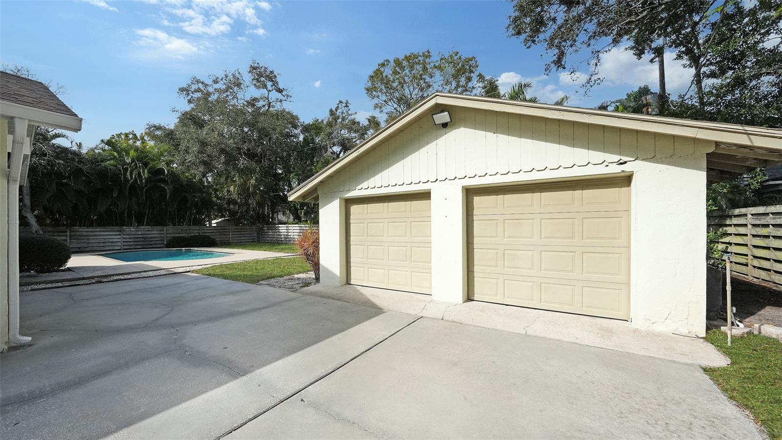 1763 SOUTH DR